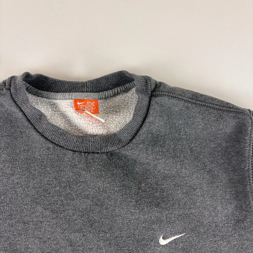 Nike The Athletic Dept Gray Sweater Size XL Mini Swoosh Embroidered‎ Y2K